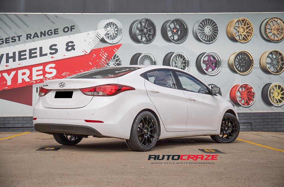 HYUNDAI-ELANTRA-CHALLENGE-BLACK